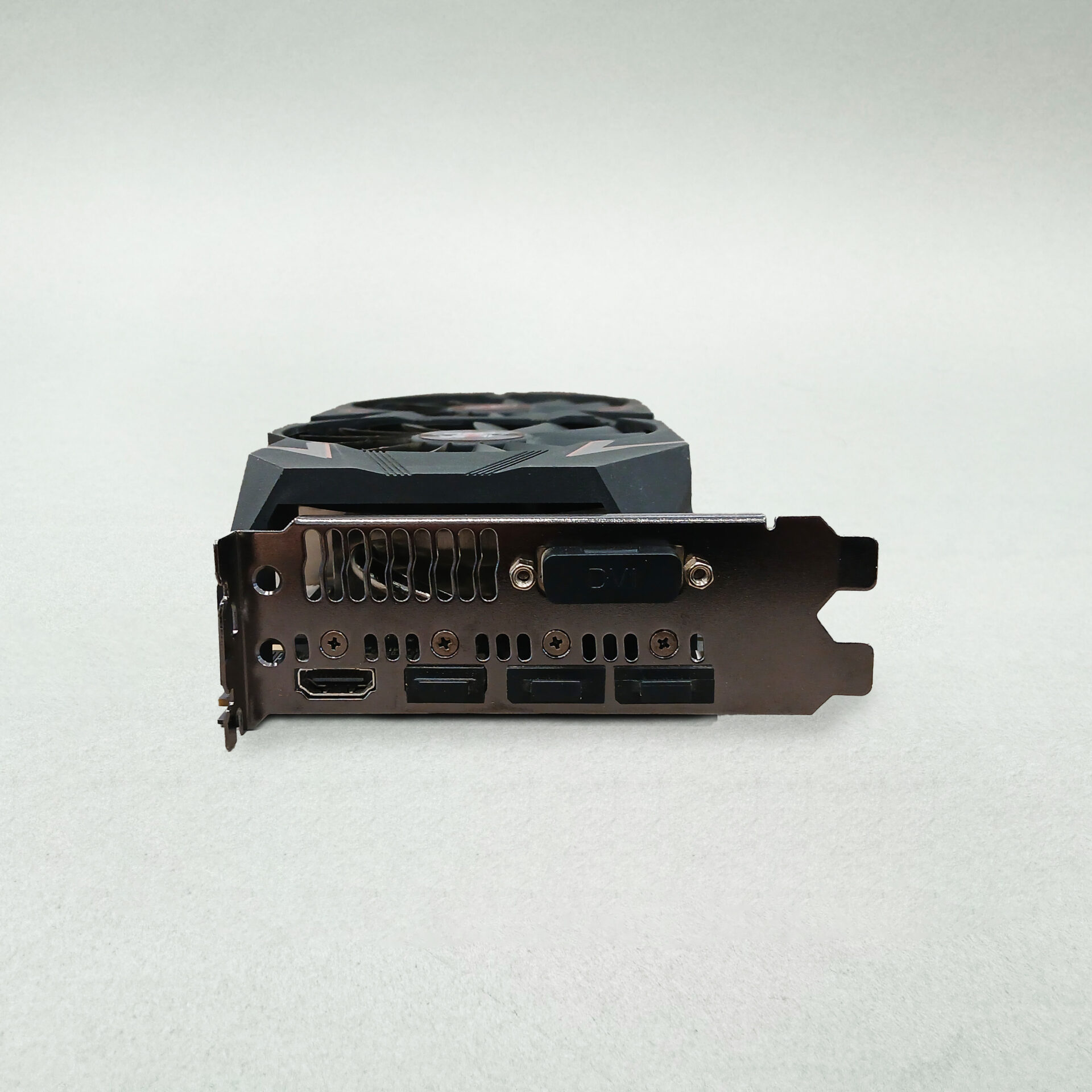 GeForce® GTX 1070 Ti A8G – Bild 2
